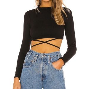 Revolve, Mia Crop Tee superdown
Color: Black
Size: M
Qty: 1